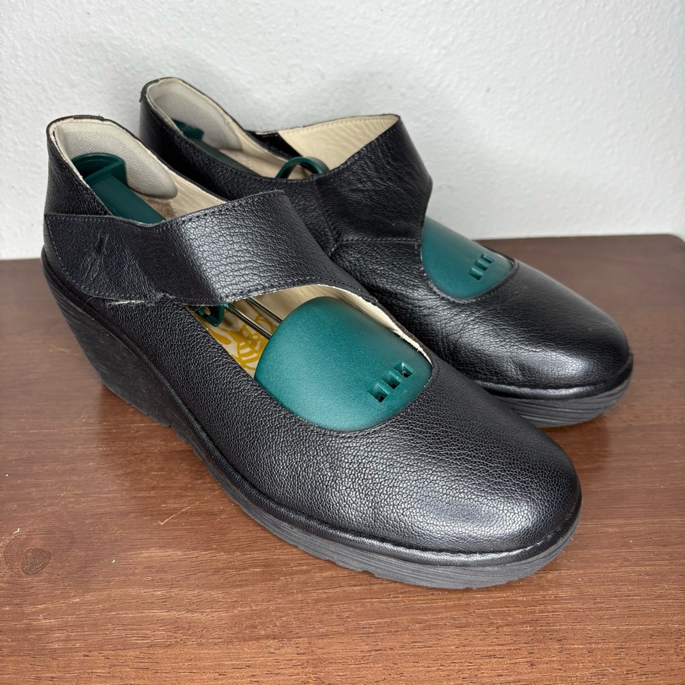 FLY London Shoes Womens 40 Yasi Wedge Mary Jane Pumps Black Leather Casual US 9
